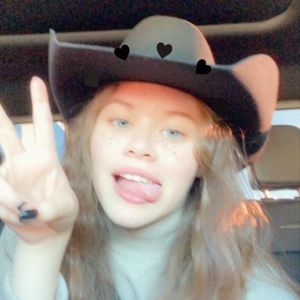 Meet your Posher, Isabel